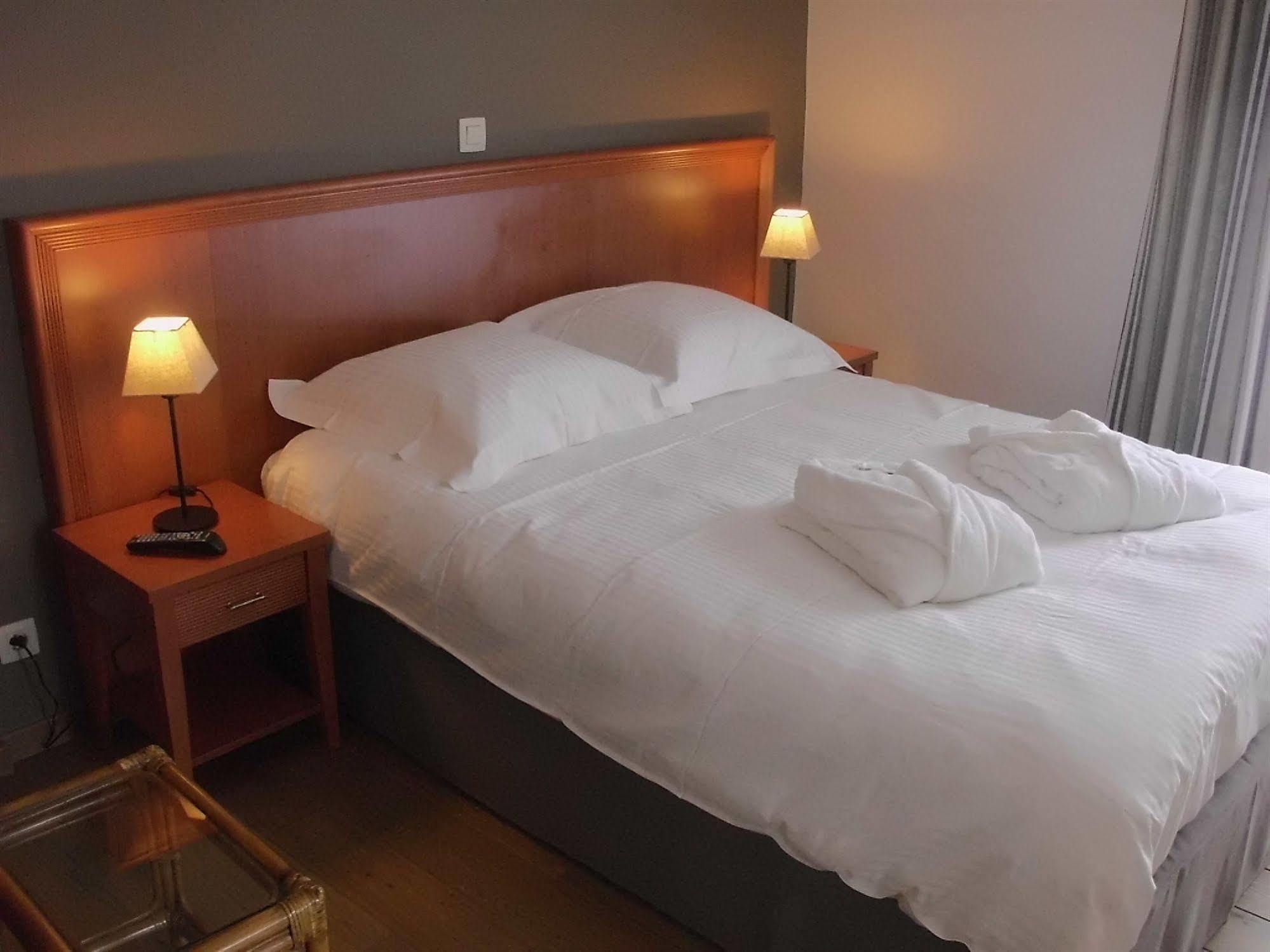 Hotel Le Fournil Redu Dış mekan fotoğraf