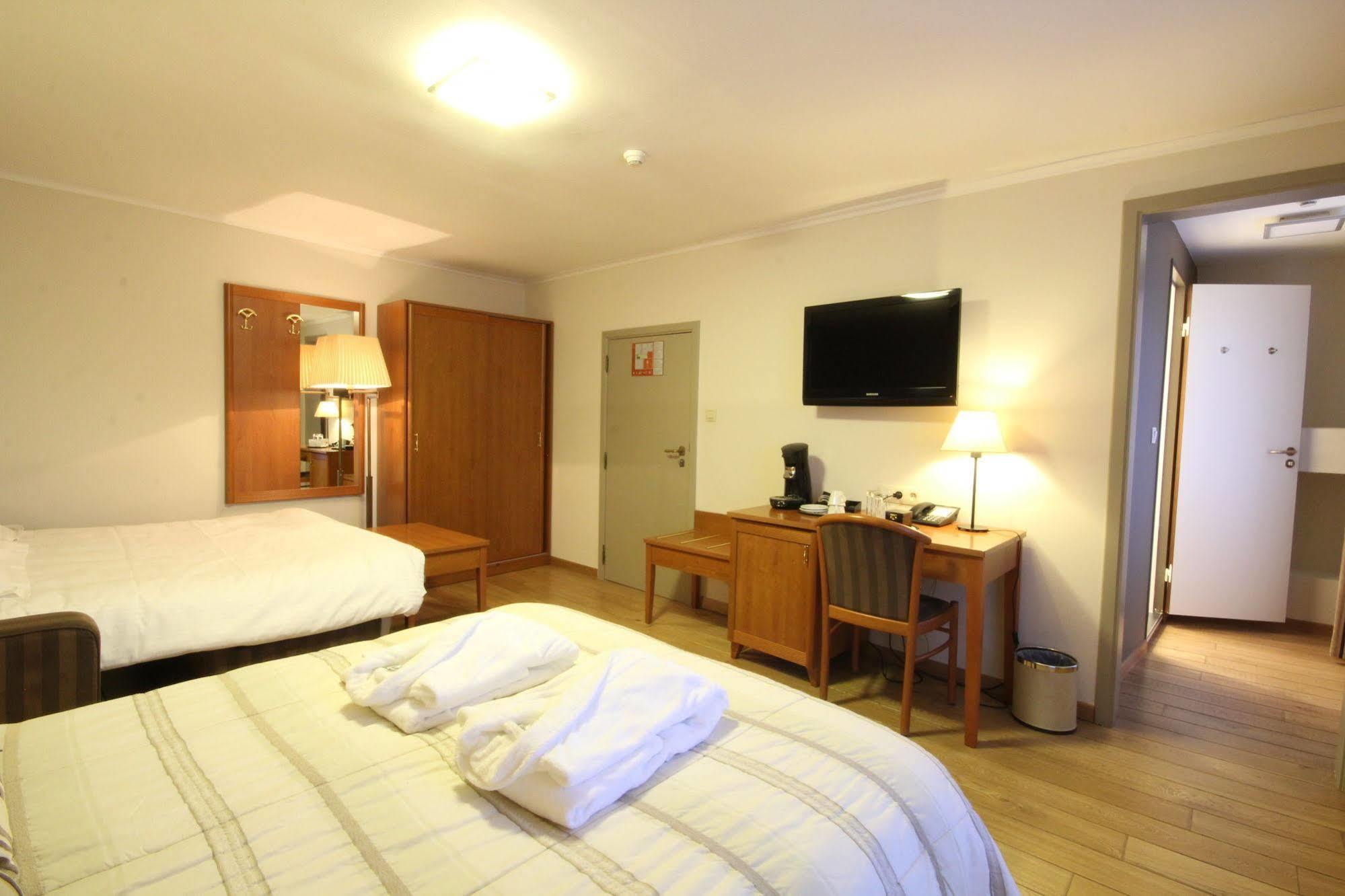 Hotel Le Fournil Redu Dış mekan fotoğraf